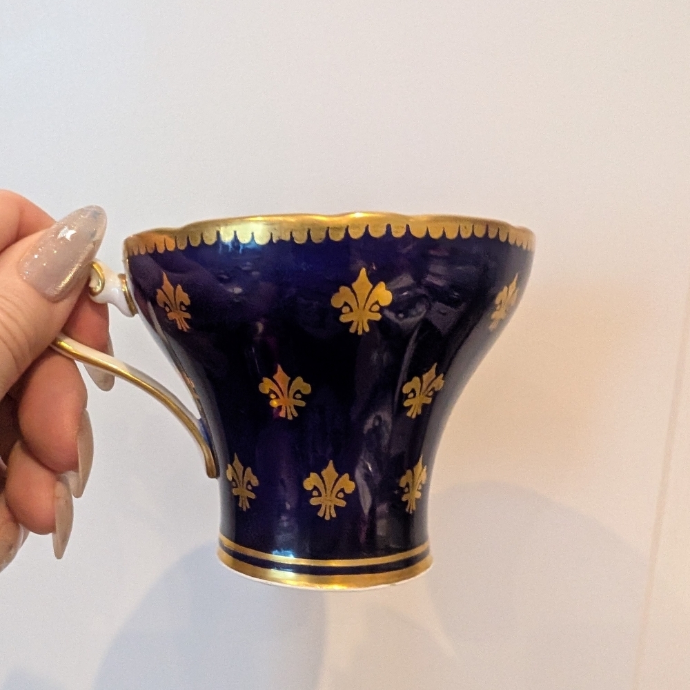 Aynsley Navy and Gold Teacup and Saucer - Picture 8 of 12